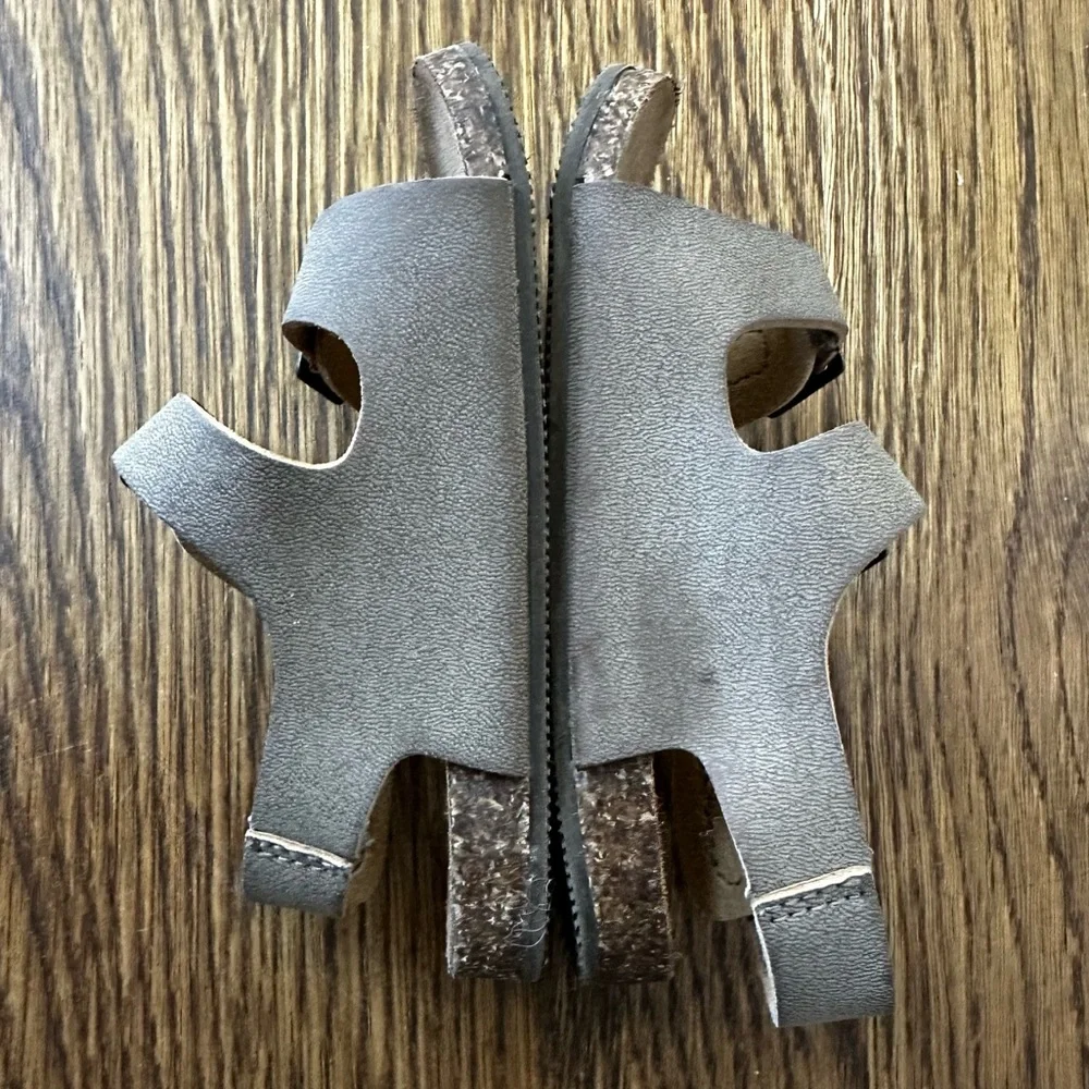Wonder Nation adjustable buckled sandals, toddler size 6